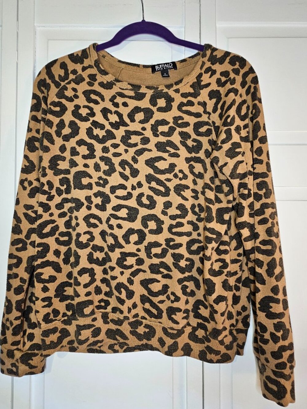 Buffalo David Bitton Women's Ultra Soft Leopard Print Cozy Pullover Top.